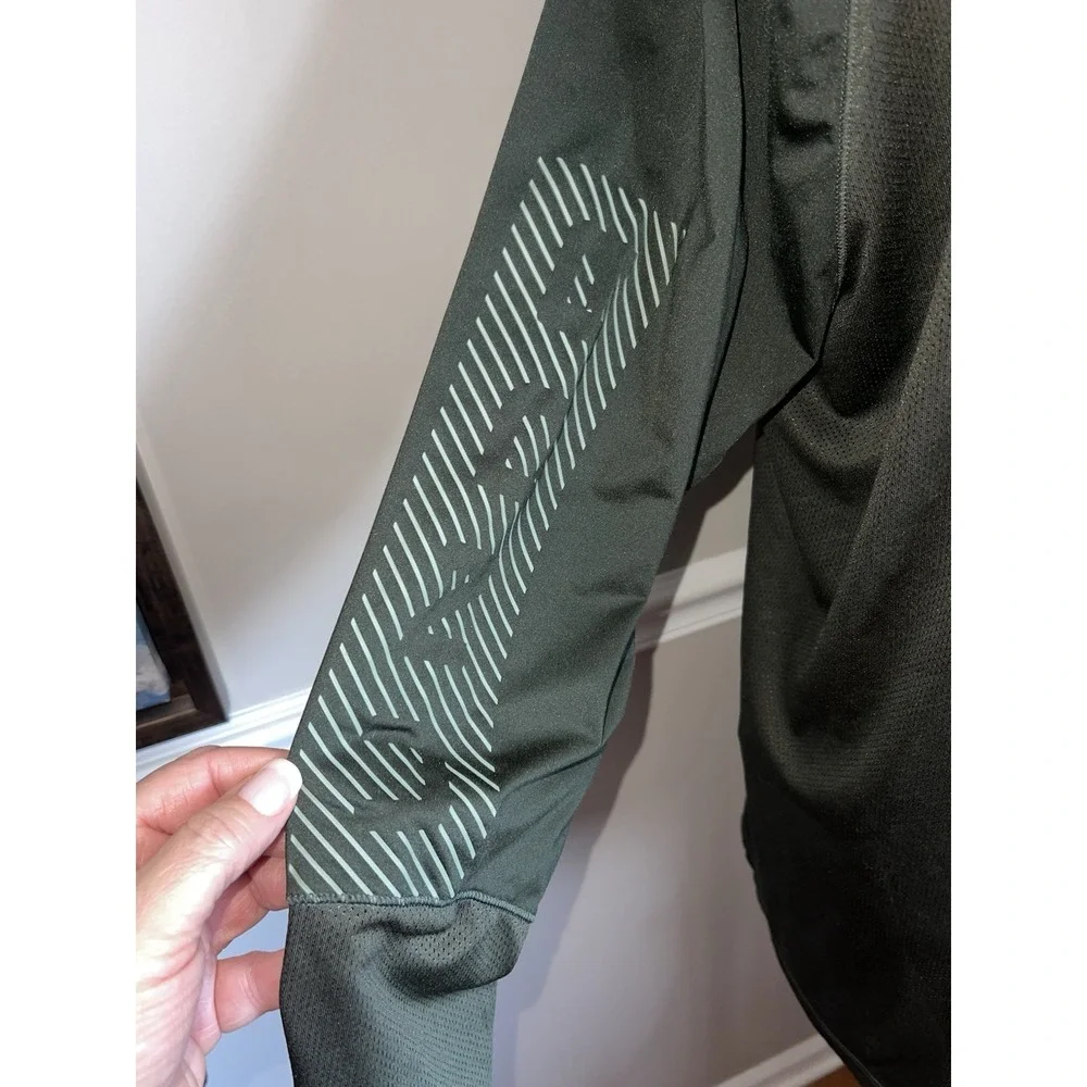 Under Armour Fitted‎ Heat Gear Green Athletic Shirt XL